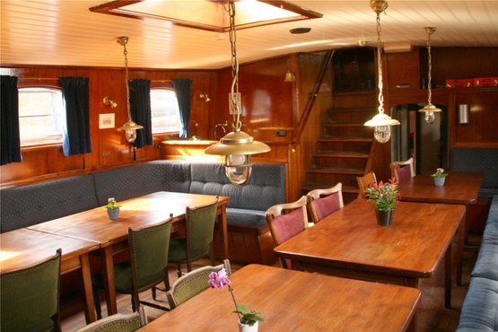 Schip Pouwel Jonas salon