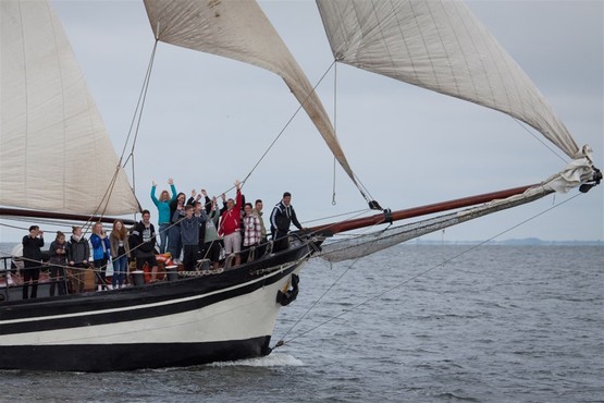 Jeugdweek IJsselmeer en Markermeer zeilship avondrood