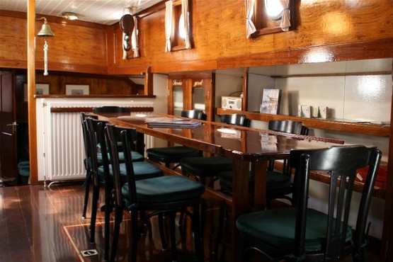 Schip Brandaris salon