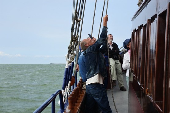 Marker Wadden Expeditie zeilen hijsen