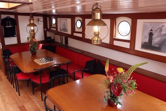 Schip Vriendschap salon