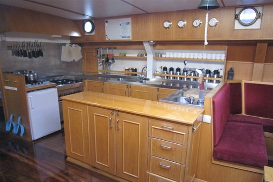 Schip Broedertrouw salon