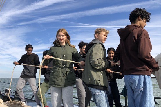 Midweek Plastic Soup Expeditie zeilen hijsen