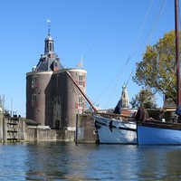 Vaar naar Enkhuizen en ontdek de sfeervolle haringstad