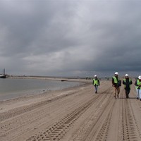 Zwitserse studenten maken architectuurreis in Nederland op zeilschip