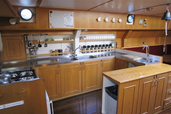 Schip Broedertrouw keuken